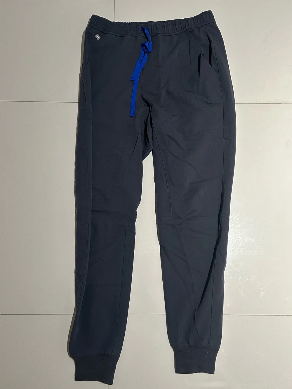 Figs Men's Technical Collection Gray Jogger Pants - Size Small